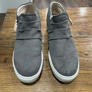 COPY - Dr. Scholl’s gray suede casual sneakers